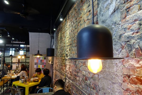 tame moose:(胖樺食記)捷運中山站下午茶”tame moose泰姆西餐小館”,可愛大眼怪/三眼怪抹茶拿鐵可愛獨特,焙鍋鬆餅創意十足