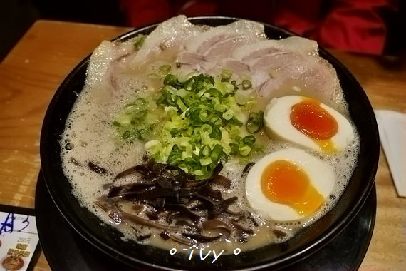 博多一幸舍(新竹店)：【新竹美食】一幸舍豚骨拉麵