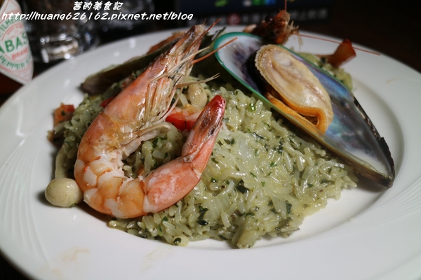 雀爾斯Cheers:【台北內湖區】精緻異國料理『雀爾斯 Cheers』美式運動主題餐廳、下班小酌好去處 ~