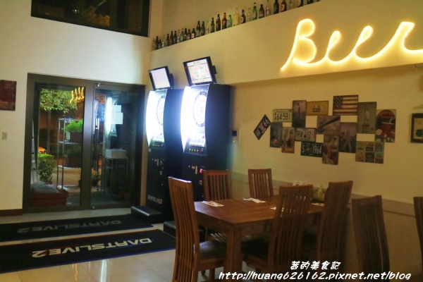 雀爾斯Cheers:【台北內湖區】精緻異國料理『雀爾斯 Cheers』美式運動主題餐廳、下班小酌好去處 ~