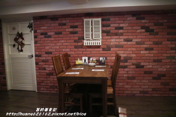 雀爾斯Cheers:【台北內湖區】精緻異國料理『雀爾斯 Cheers』美式運動主題餐廳、下班小酌好去處 ~