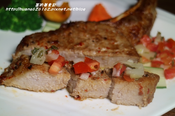 雀爾斯Cheers:【台北內湖區】精緻異國料理『雀爾斯 Cheers』美式運動主題餐廳、下班小酌好去處 ~