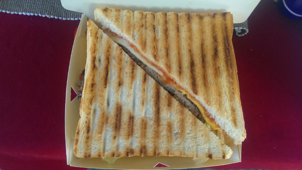 Luhica's：[台南]手工漢堡肉 自己的餐車自己追系列 Luhica's