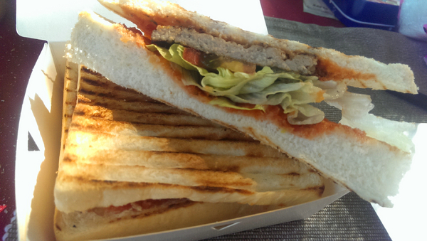 Luhica's：[台南]手工漢堡肉 自己的餐車自己追系列 Luhica's