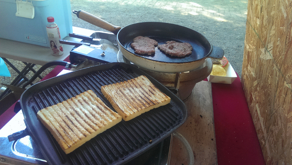 Luhica's：[台南]手工漢堡肉 自己的餐車自己追系列 Luhica's