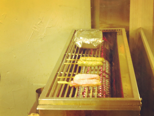 鮨奕壽司專賣：[台南]越夜越美麗 生魚片。串燒 鮨奕壽司專賣