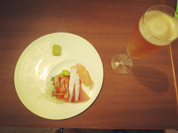 鮨奕壽司專賣：[台南]越夜越美麗 生魚片。串燒 鮨奕壽司專賣