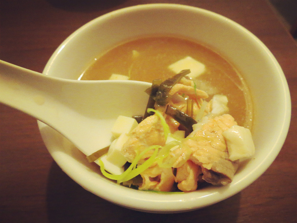 鮨奕壽司專賣：[台南]越夜越美麗 生魚片。串燒 鮨奕壽司專賣