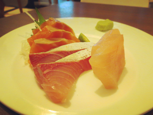 鮨奕壽司專賣：[台南]越夜越美麗 生魚片。串燒 鮨奕壽司專賣