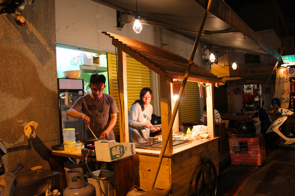 吐司袋袋：[台南]宵夜場紅豆湯X烤麻吉=冬天裡的大滿足 吐司袋袋