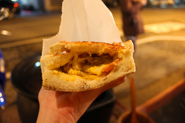 吐司袋袋：[台南]宵夜場紅豆湯X烤麻吉=冬天裡的大滿足 吐司袋袋