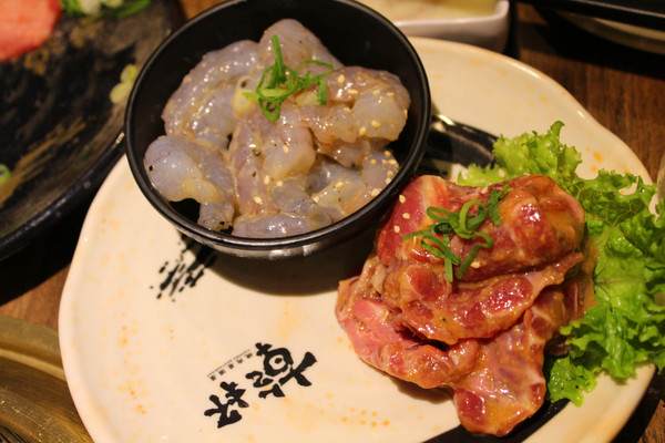 乾杯 (台南安平店)：[台南]大口吃肉+氣氛high翻 乾杯安平店