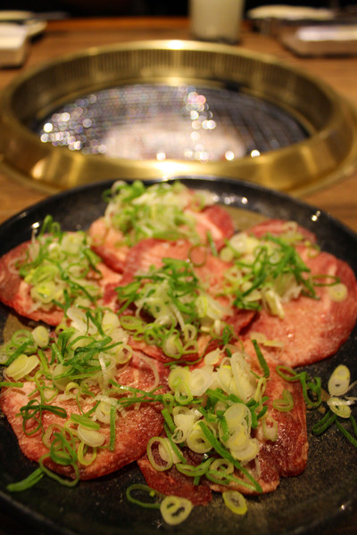 乾杯 (台南安平店)：[台南]大口吃肉+氣氛high翻 乾杯安平店