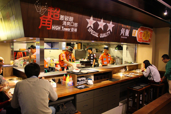 乾杯 (台南安平店)：[台南]大口吃肉+氣氛high翻 乾杯安平店