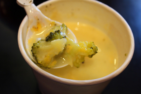 公不一漢堡店「這是一間漢堡店」：[台南]手工漢堡肉 大口吃肉的滿足 公不一漢堡店「這是一間漢堡店」