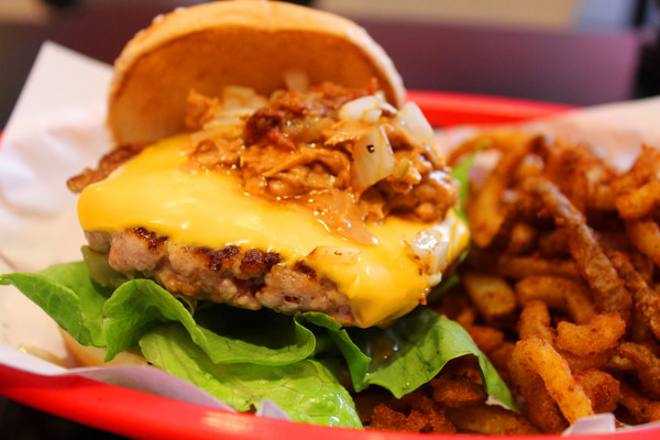 公不一漢堡店「這是一間漢堡店」：[台南]手工漢堡肉 大口吃肉的滿足 公不一漢堡店「這是一間漢堡店」