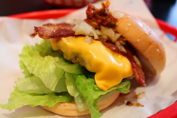 公不一漢堡店「這是一間漢堡店」：[台南]手工漢堡肉 大口吃肉的滿足 公不一漢堡店「這是一間漢堡店」