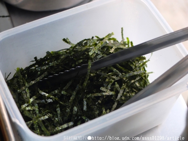 傘兵旗魚黑輪:【美食特搜。屏東市】傘兵旗魚黑輪。料好實在的旗魚黑輪一吃就愛上