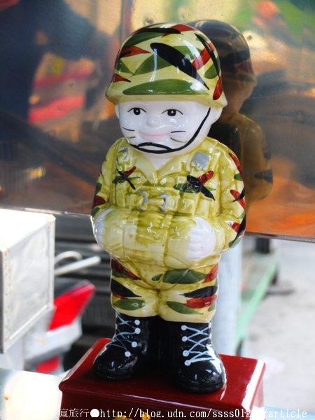 傘兵旗魚黑輪:【美食特搜。屏東市】傘兵旗魚黑輪。料好實在的旗魚黑輪一吃就愛上