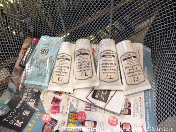 台鉅美妝觀光工廠(TJ COS):【旅行遊記。台南仁德區】台鉅美妝觀光工廠(邀稿文)。全台第一家彩妝專業觀光工廠 平價時尚玩美天堂