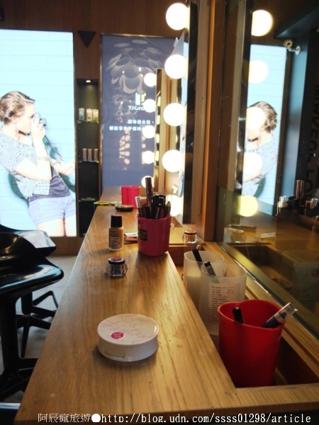 台鉅美妝觀光工廠(TJ COS):【旅行遊記。台南仁德區】台鉅美妝觀光工廠(邀稿文)。全台第一家彩妝專業觀光工廠 平價時尚玩美天堂