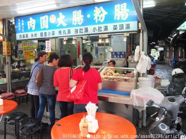 上讚肉圓大腸粉腸:【美食特搜。屏東市】上讚肉圓。炸肉圓配上招牌粉腸大腸,這樣吃相當perfect