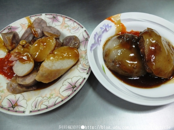 上讚肉圓大腸粉腸:【美食特搜。屏東市】上讚肉圓。炸肉圓配上招牌粉腸大腸,這樣吃相當perfect