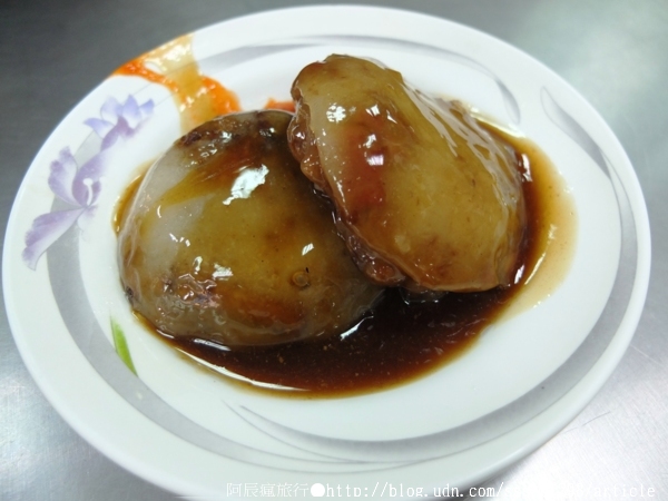 上讚肉圓大腸粉腸:【美食特搜。屏東市】上讚肉圓。炸肉圓配上招牌粉腸大腸,這樣吃相當perfect