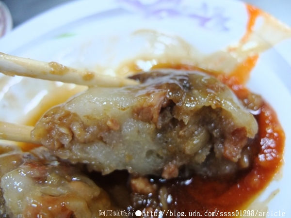 上讚肉圓大腸粉腸:【美食特搜。屏東市】上讚肉圓。炸肉圓配上招牌粉腸大腸,這樣吃相當perfect