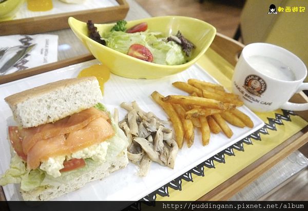 09P1360825煙燻鮭魚三明治 330.JPG