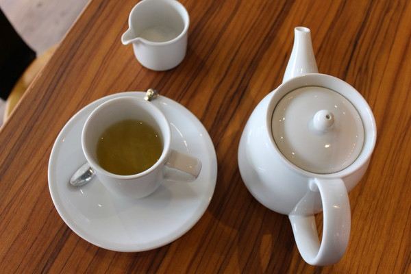 AM&PM洋食館-巨蛋店：[高雄]手工現做麵包x星星披薩 平價大滿足 AM&PM洋食館-巨蛋店