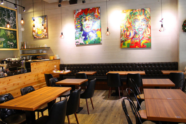 AM&PM洋食館-巨蛋店：[高雄]手工現做麵包x星星披薩 平價大滿足 AM&PM洋食館-巨蛋店