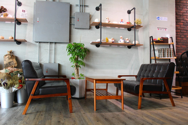 AM&PM洋食館-巨蛋店：[高雄]手工現做麵包x星星披薩 平價大滿足 AM&PM洋食館-巨蛋店