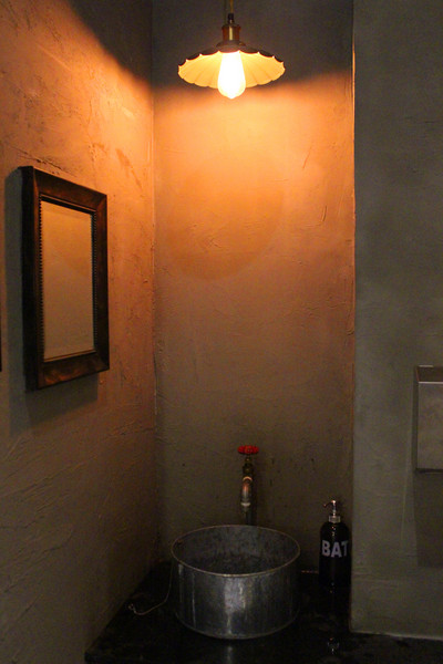 AM&PM洋食館-巨蛋店：[高雄]手工現做麵包x星星披薩 平價大滿足 AM&PM洋食館-巨蛋店