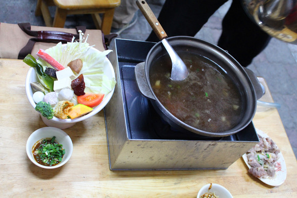 福味石頭火鍋：[台南]俗又大碗 平價大滿足 福味石頭火鍋
