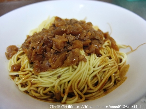 易奎担担麵店:【美食特搜。屏東市】易奎担担麵店。屏東私藏美食,這家乾麵的味道不一樣喔