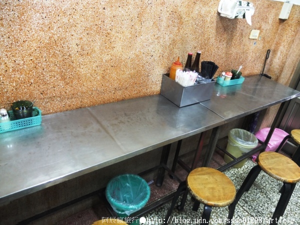 易奎担担麵店:【美食特搜。屏東市】易奎担担麵店。屏東私藏美食,這家乾麵的味道不一樣喔