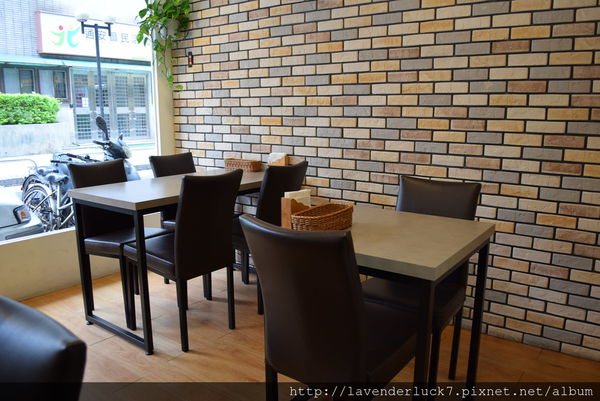 小熊義廚房：♥信義安和小熊義廚房--大分量牛排麵!