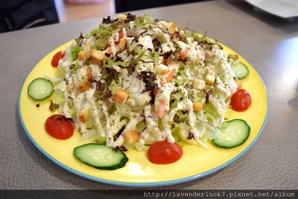 小熊義廚房：♥信義安和小熊義廚房--大分量牛排麵!