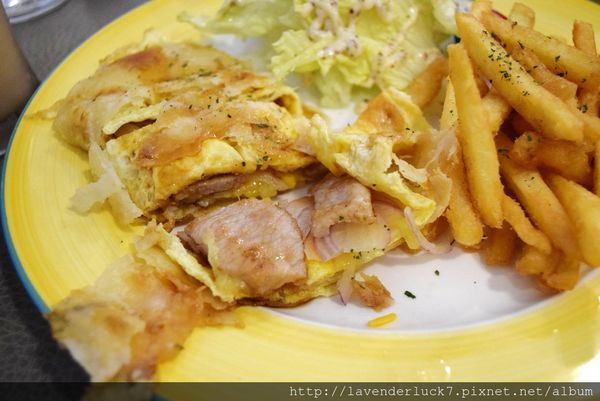 小熊義廚房：♥信義安和小熊義廚房--大分量牛排麵!