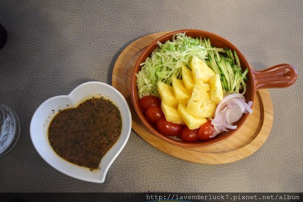 小熊義廚房：♥信義安和小熊義廚房--大分量牛排麵!