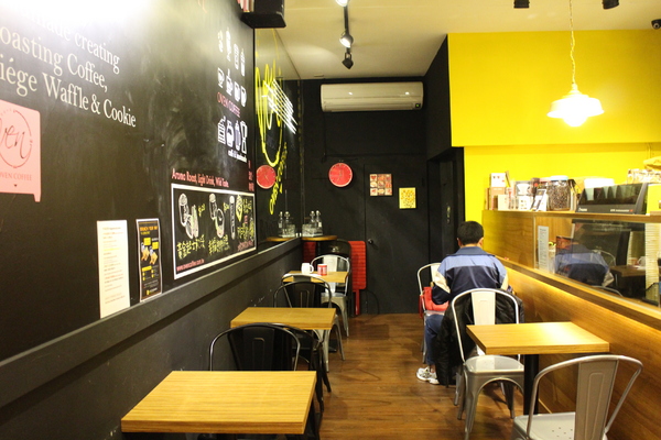 oven coffee(光復店)：甜密約會/台北『oven coffee』光復店/鬆餅/早餐/下午茶