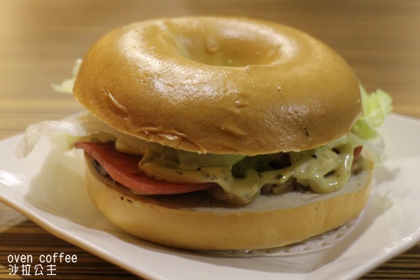 oven coffee(光復店)：甜密約會/台北『oven coffee』光復店/鬆餅/早餐/下午茶