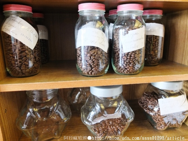 149here-coffee：【美食特搜。屏東市】HERE 149 CAFE(屏東店)。店名以地址149號命名 花草綠意掩映著私房基地