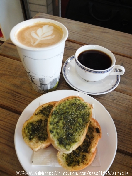 149here-coffee：【美食特搜。屏東市】HERE 149 CAFE(屏東店)。店名以地址149號命名 花草綠意掩映著私房基地