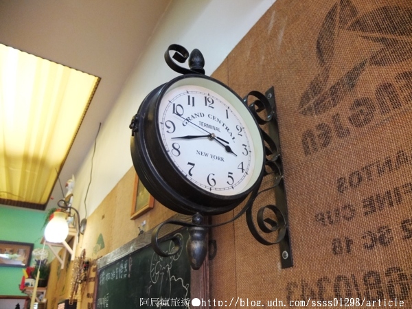 149here-coffee：【美食特搜。屏東市】HERE 149 CAFE(屏東店)。店名以地址149號命名 花草綠意掩映著私房基地