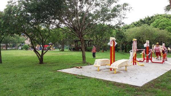 元生公園：【桃園景點】中壢元生公園紫藤花(花況4月16)