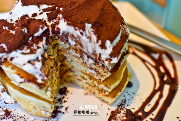 A WEEK PANCAKE&COFFEE：台南 中西區．舒適空間 一層一層鬆軟煎餅  A Week pancake coffee