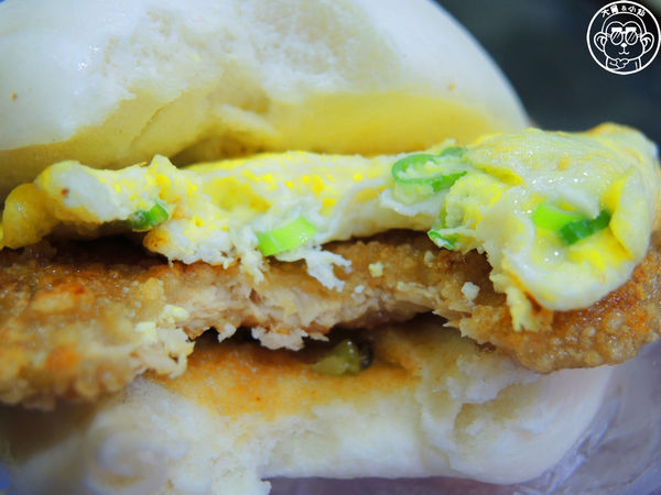 2個蛋早餐：呷飽祙【新北板橋･2個蛋早餐】有厚度的手工蛋餅