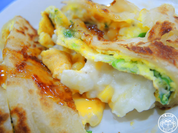 2個蛋早餐：呷飽祙【新北板橋･2個蛋早餐】有厚度的手工蛋餅